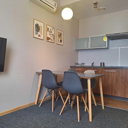 Adler Bed&Breakfast Apartment Лодз Екстериор снимка