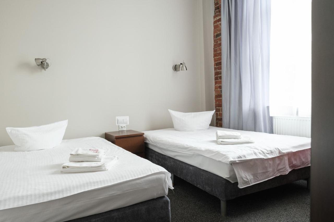 Adler Bed&Breakfast Apartment Лодз Екстериор снимка
