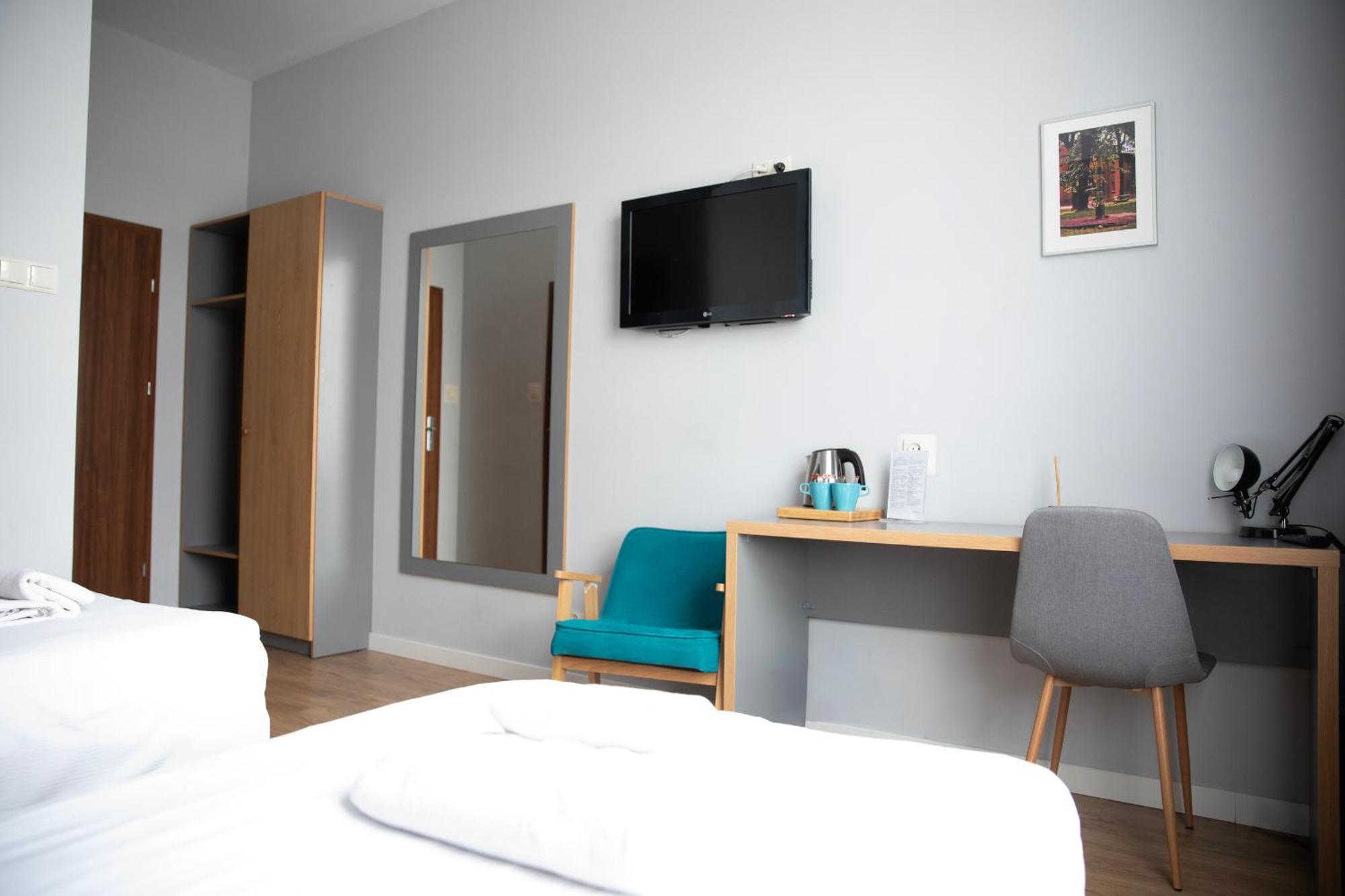 Adler Bed&Breakfast Apartment Лодз Екстериор снимка