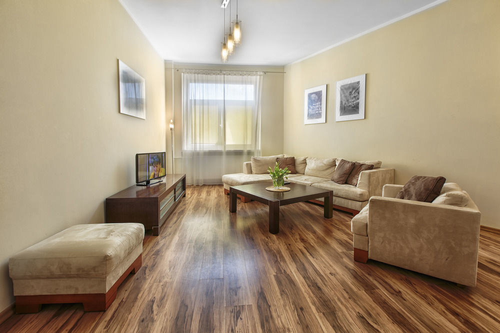 Adler Bed&Breakfast Apartment Лодз Екстериор снимка