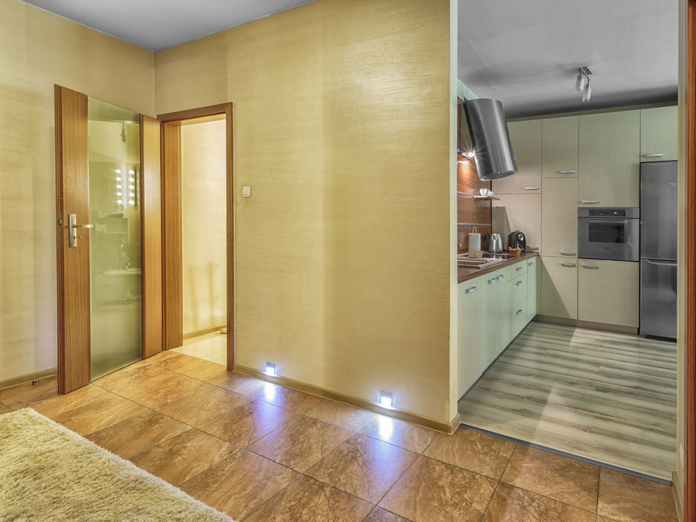 Adler Bed&Breakfast Apartment Лодз Екстериор снимка