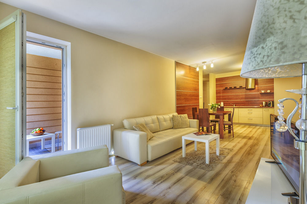 Adler Bed&Breakfast Apartment Лодз Екстериор снимка