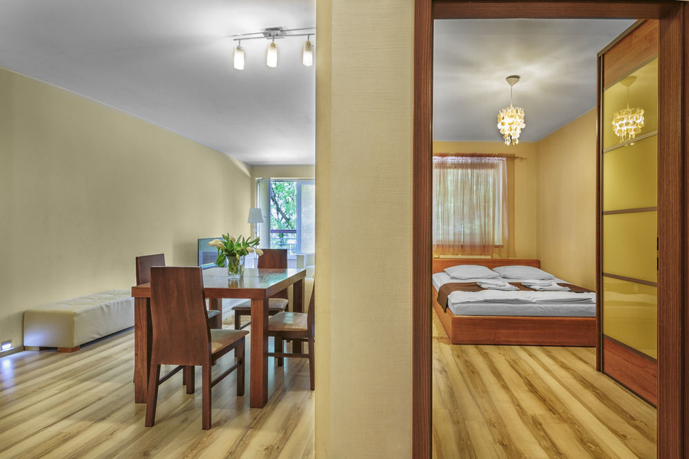 Adler Bed&Breakfast Apartment Лодз Екстериор снимка