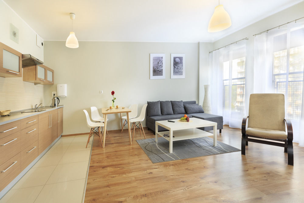 Adler Bed&Breakfast Apartment Лодз Екстериор снимка