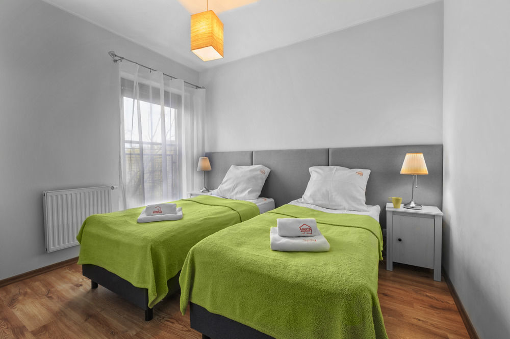 Adler Bed&Breakfast Apartment Лодз Екстериор снимка