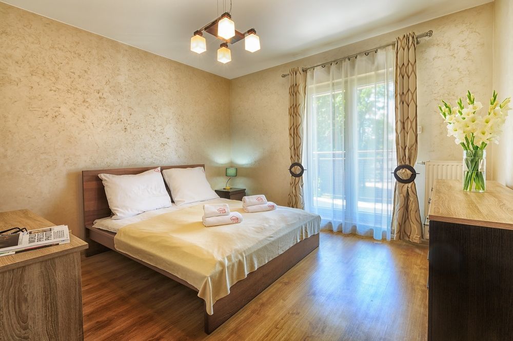 Adler Bed&Breakfast Apartment Лодз Екстериор снимка