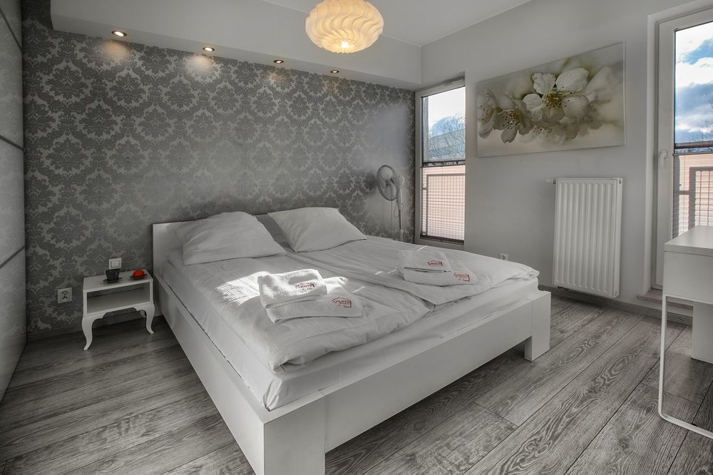 Adler Bed&Breakfast Apartment Лодз Екстериор снимка