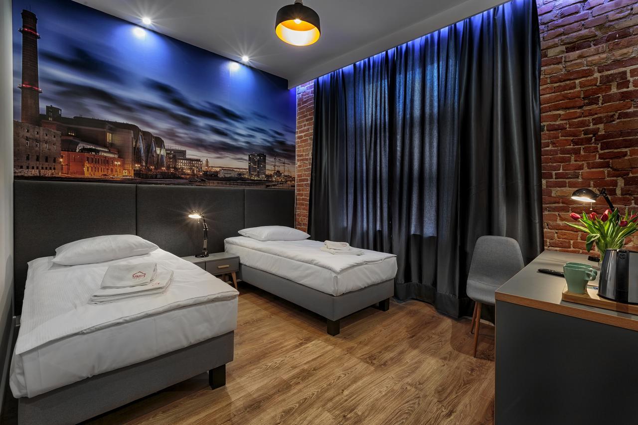 Adler Bed&Breakfast Apartment Лодз Екстериор снимка